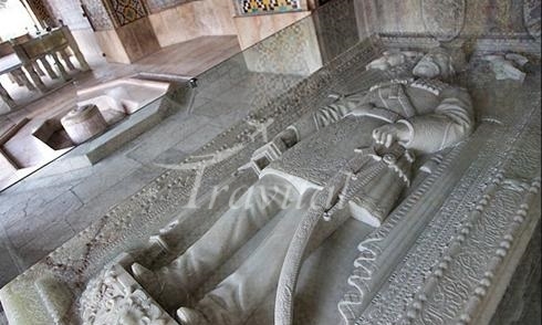 Fathali Shah Tomb – Qom