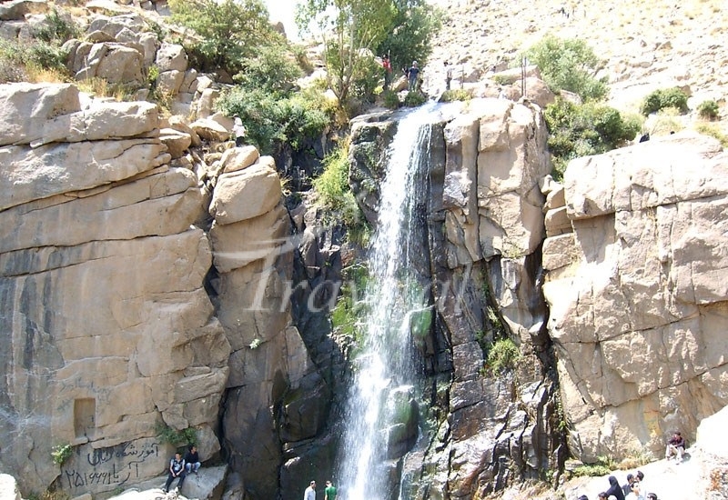 Ganj Nameh Waterfall – Hamedan
