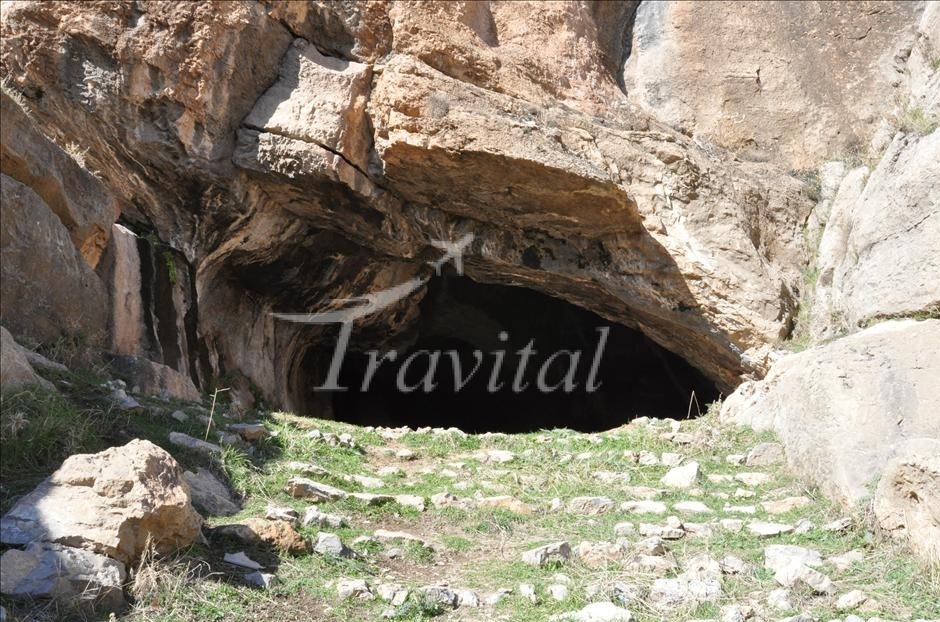 Qomri Cave – Khorram Abad
