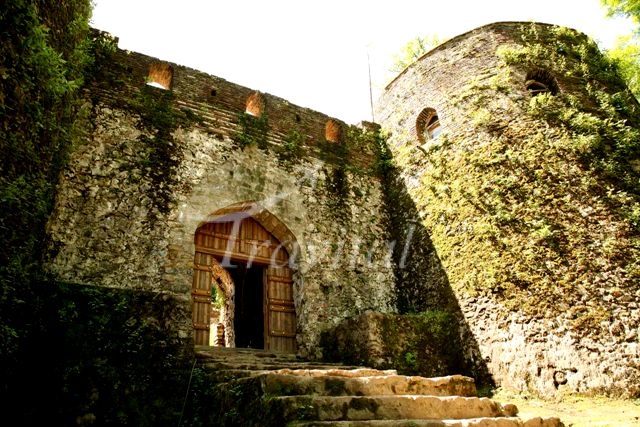 Rudkhan Castle (Ghale Roodkhan) – Fuman