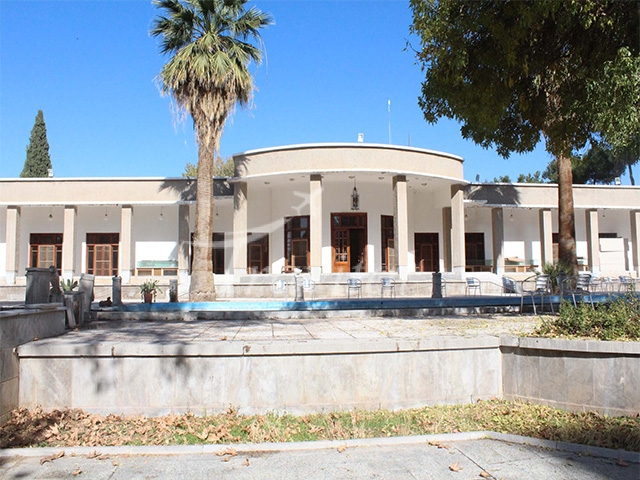 Apadana Takhte Jamshid Hotel – Shiraz