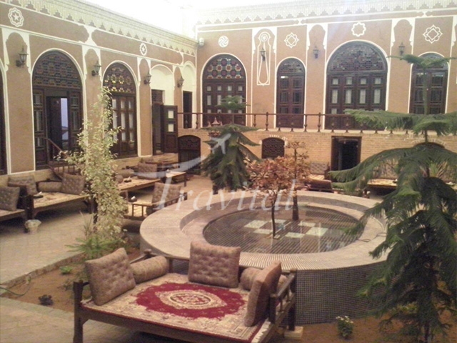 Roz (Rose) Traditional Hotel Yazd 10