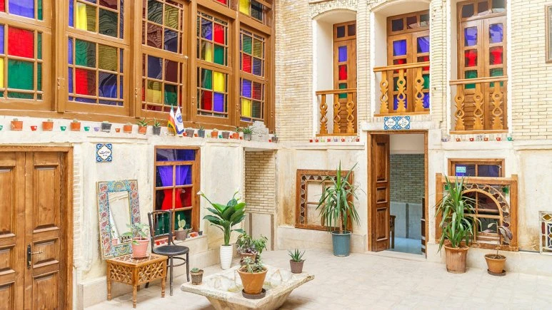 Panj Dari Traditional Residence Shiraz 12