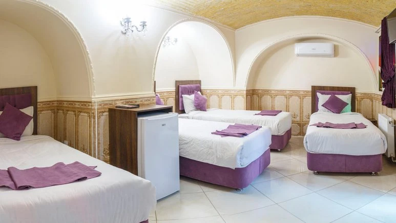 Panj Dari Traditional Residence Shiraz 9