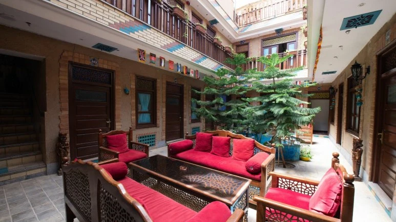 Saraye Ordibehesht Hotel – Isfahan