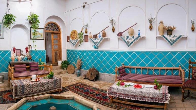 Ghasr e Monshi Traditional Residence – Isfahan